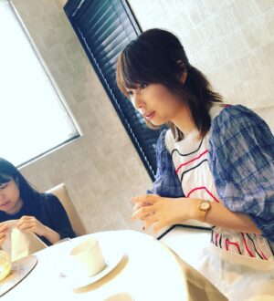 Shizu Mizuno Instagram - 絵恋ちゃん里咲りさちゃんぱいぱいでか美ちゃん姫乃たまちゃんとわたくしの5人でたまちゃんの卒業祝いも兼ねてオシャレランチをしたよ👨‍🍳🥖女子会というより自助グループという雰囲気。この人物群の共通項は「全員自分以外の全人類に曖昧でちょっとロマンチック(非現実的)な憧れがある」だよ。老後ヒマだったらみんなで老人ホーム建てて猫ちゃんを飼いましょう✋♡♡♡