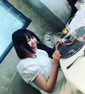 Shizu Mizuno Instagram - 絵恋ちゃん里咲りさちゃんぱいぱいでか美ちゃん姫乃たまちゃんとわたくしの5人でたまちゃんの卒業祝いも兼ねてオシャレランチをしたよ👨‍🍳🥖女子会というより自助グループという雰囲気。この人物群の共通項は「全員自分以外の全人類に曖昧でちょっとロマンチック(非現実的)な憧れがある」だよ。老後ヒマだったらみんなで老人ホーム建てて猫ちゃんを飼いましょう✋♡♡♡