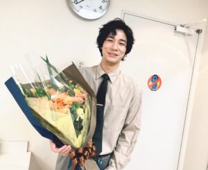 Sho Kiyohara Instagram - 『全力！脱力タイムズ』
今夜フジテレビ23:00~放送です。

好きな番組だし、緊張しました。
さらば青春の光の森田さんと出させていただいてます。

収録終わりに、誕生日にお花を頂きました。ありがたい…
是非、観てください:)