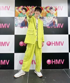 Sho Nishigaki Instagram - 🟢🟡
　
カレンダーイベントin仙台！
⁡
ありがとうございました〜！
⁡
今回もとっても楽しかったです！
⁡
蛍光イエローで攻めてみました👍
⁡
げっつ。
⁡
セットアップ
@suzukitakayuki_atelier 
⁡
Tシャツ
@zucca_official 
⁡
靴
@buttero_official
