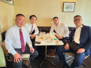 Shōhei Osada Instagram - 中間管理職の休憩

#おじさん 
#会社員
#中間管理職