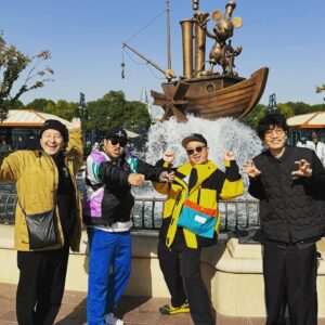 Shōhei Osada Instagram - 上海是最好的！
谢谢！！

上海でお笑いライブとんでもなく盛り上がりました！！
めっちゃいいお客さんでした！

※空き時間で上海ディズニーランドに行ったのですが当日券が買えず、横のイクスピアリ的な所でめっちゃ楽しんだ！！