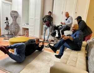 Shona Ferguson Instagram - A passionate, happy & crazy director @zolaniphakade   a super amazing genius DOP @kriel.leon   the hardest working crew @vukosichuck @muzihlahane @luthernomkuca (y’all are too many to mention but every single one of you)   a super talented, most professional tv wife @enhlembali_   the best production team in this business #TeamFergusonFilms   lil ol ME = THIS PICTURE. #Mood #Rockville5 This was my 1st scene of the day this morning.