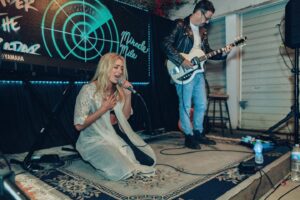 Shoshana Bush Instagram - Thank you for having us! Getting the band back together was 🙌🏼congrats on the successful event! @undertheradar.la @welcometojessieland @mr_georgeelliott @blfarber 📸 by @thedavefoto