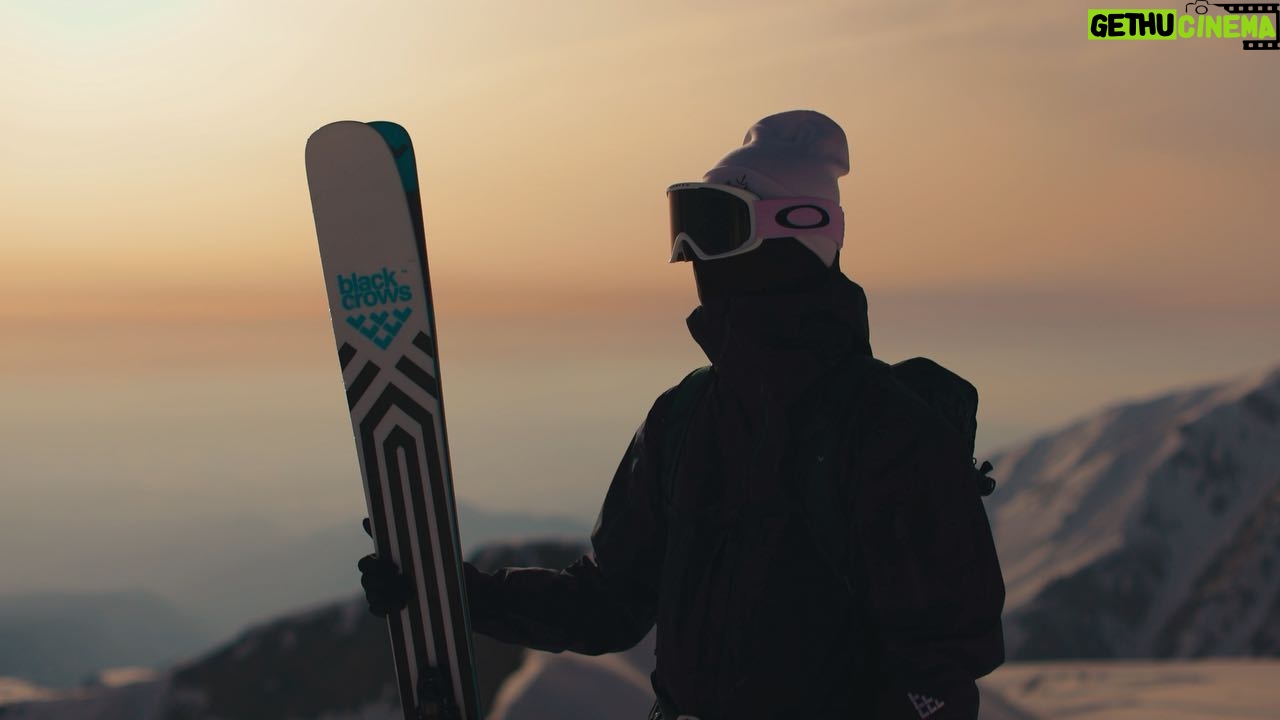 Shota Matsuda - 25.3K Likes - スキーって楽しいんだよ^_^
夕陽が見えた時、
涙が出るかと思った
@skiclub_magazine
@ranyo_tanaka
@max_mackee
初めての山岳ドローン撮影
プロの仕事
大感謝です @jun_yamagishi_
ありがとう!