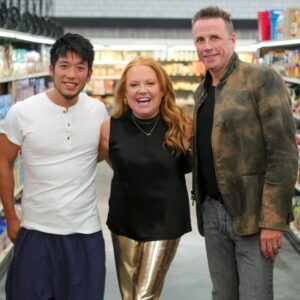 Shota Nakajima Instagram - I’m back on GGG tonight at 9pm! Catch me, @tiffanifaison and @chefmarcmurphy judging a fun relay competition between a team of past GGG winners and a team of some of my fellow GGG judges - @chfshirleychung, @chefaaronmay, and @chefdphillips
 
The winning team will get to go on a shopping spree for up to $15,000! See you there!

#GroceryGames @foodnetwork
