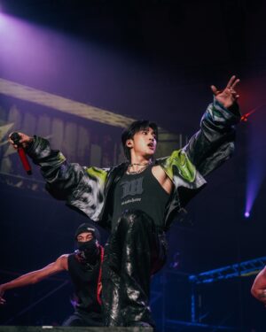 Shou Lou Instagram - Hope you guys enjoyed the night in HongKong
Next Stop: Singapore 20240816📈

Love you soooooo much❤️‍🔥

💎 @midnightfactory 
👟 @moncler