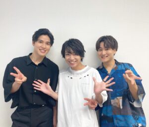 Shoya Chiba Instagram - ちばナイ4周年公開録音！ニコ生タイムシフトでまだ見られます！

初めてリスナーの皆さんの顔が見られて、正直心の底から嬉しかった！
沢山の方が聴いてくださっているんだと実感できました。
アーカイブ200回分聴けますから今からでもぜひ。

これからもよろしく！
#広瀬裕也
#土屋神葉
#2人とも年下の友達
#私服テーマ
#夏
