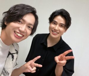 Shoya Chiba Instagram - ちばナイ4周年公開録音！ニコ生タイムシフトでまだ見られます！

初めてリスナーの皆さんの顔が見られて、正直心の底から嬉しかった！
沢山の方が聴いてくださっているんだと実感できました。
アーカイブ200回分聴けますから今からでもぜひ。

これからもよろしく！
#広瀬裕也
#土屋神葉
#2人とも年下の友達
#私服テーマ
#夏