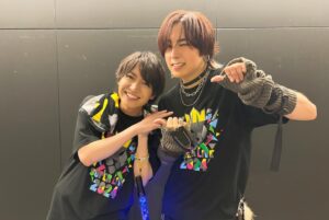 Shoya Chiba Instagram - KING SUPER LIVE 2024 DAY2
ありがとうございました！Blessingを沢山の方に聴いていただけて、最高に嬉しかったです！！

ステージに立つ先輩達
最高に素敵で、かっこよくて楽しくて、圧倒的で
僕からは誰にも声かけられない状態だったんですが…笑

優しく気さくに声をかけてくださって写真撮っちゃいました。本当に嬉しかったです。
こんなにすごい方々が「仲間」だと言ってくれた事を胸に活動していきます。
その言葉に恥じぬよう、
見てくださった方々が返してくれた歓声に応えるべく
これからひたすら頑張っていきます！！

色々と明日の生配信で話したいと思います！
初めての方も待ってます！

#キンスパ
#写真の謎はどこかで

#angela さん
#愛美 さん
#蒼井翔太 さん
#上坂すみれ さん
#内田雄馬 さん
#七海ひろき さん
#水樹奈々 さん
#水瀬いのり さん