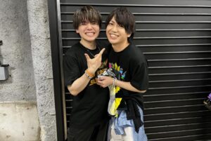 Shoya Chiba Instagram - KING SUPER LIVE 2024 DAY2
ありがとうございました！Blessingを沢山の方に聴いていただけて、最高に嬉しかったです！！

ステージに立つ先輩達
最高に素敵で、かっこよくて楽しくて、圧倒的で
僕からは誰にも声かけられない状態だったんですが…笑

優しく気さくに声をかけてくださって写真撮っちゃいました。本当に嬉しかったです。
こんなにすごい方々が「仲間」だと言ってくれた事を胸に活動していきます。
その言葉に恥じぬよう、
見てくださった方々が返してくれた歓声に応えるべく
これからひたすら頑張っていきます！！

色々と明日の生配信で話したいと思います！
初めての方も待ってます！

#キンスパ
#写真の謎はどこかで

#angela さん
#愛美 さん
#蒼井翔太 さん
#上坂すみれ さん
#内田雄馬 さん
#七海ひろき さん
#水樹奈々 さん
#水瀬いのり さん