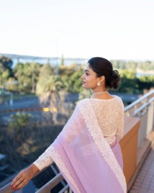Shraddha Dangar Instagram - Sydney, saree, and sunshine! ☀️ Embracing every moment here
Ufff!! What a day!!
At @igffaustralia 
.
Clicked by @ravibarotstudio 
Styling , makeup & hair by - Hum khud🫠
Pretty nails by @bhattus_nail_studio
