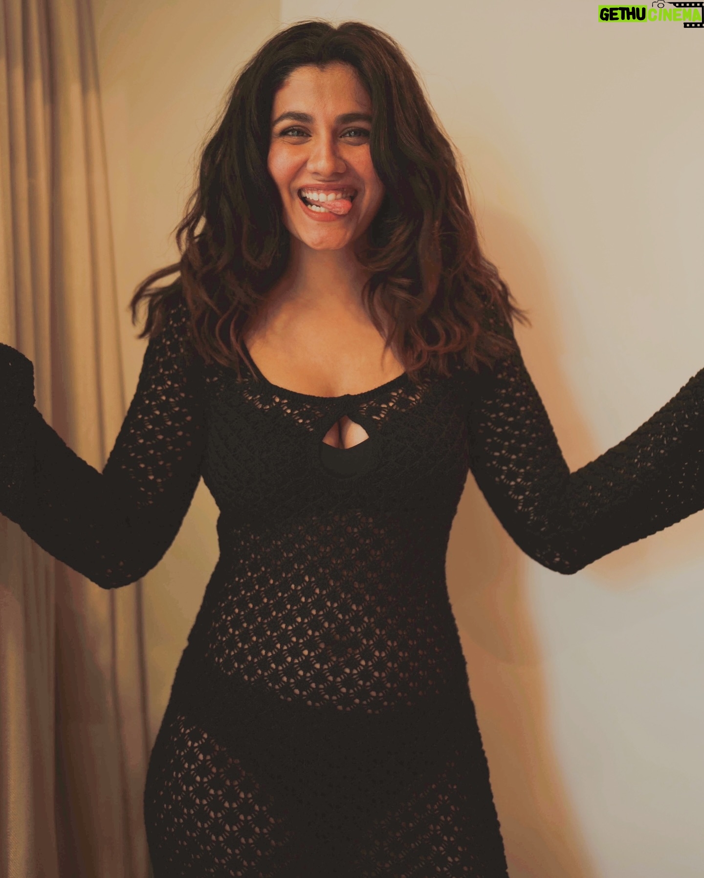 Shreya Dhanwanthary - 135.2K Likes - Nothing but net…