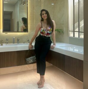 Actress Shriya Tiwari HD Instagram Photos and Wallpapers August 2024