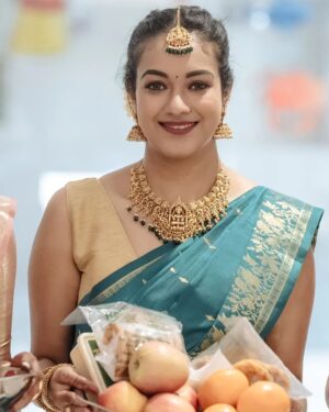 Shruthi Narayanan Instagram - A little timbit from #brotherswedding 
.
.
#shruthinarayanan #vidhya #vijaytvserial #vijay #actress #siragadikkaaasai #explorepage #typ #fyp #trending