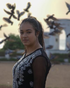 Shruthi Narayanan Instagram - Me toh gaya....
.
.
#explorepage #vidhya #siragadikaasai #shruthinarayanan #serial #fyp #flauntingtheflaws🌈 #actress #cinemalove