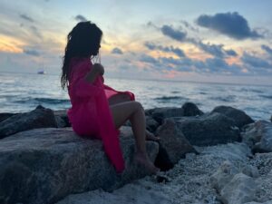 Shubhangi Tambale Instagram - Mentally I am here! 💭
Just following the trend 😉🌊♥️

#maldives #ocean #throwback #mentallyhere
