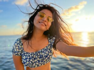 Shubhangi Tambale Instagram - Mentally I am here! 💭
Just following the trend 😉🌊♥️

#maldives #ocean #throwback #mentallyhere