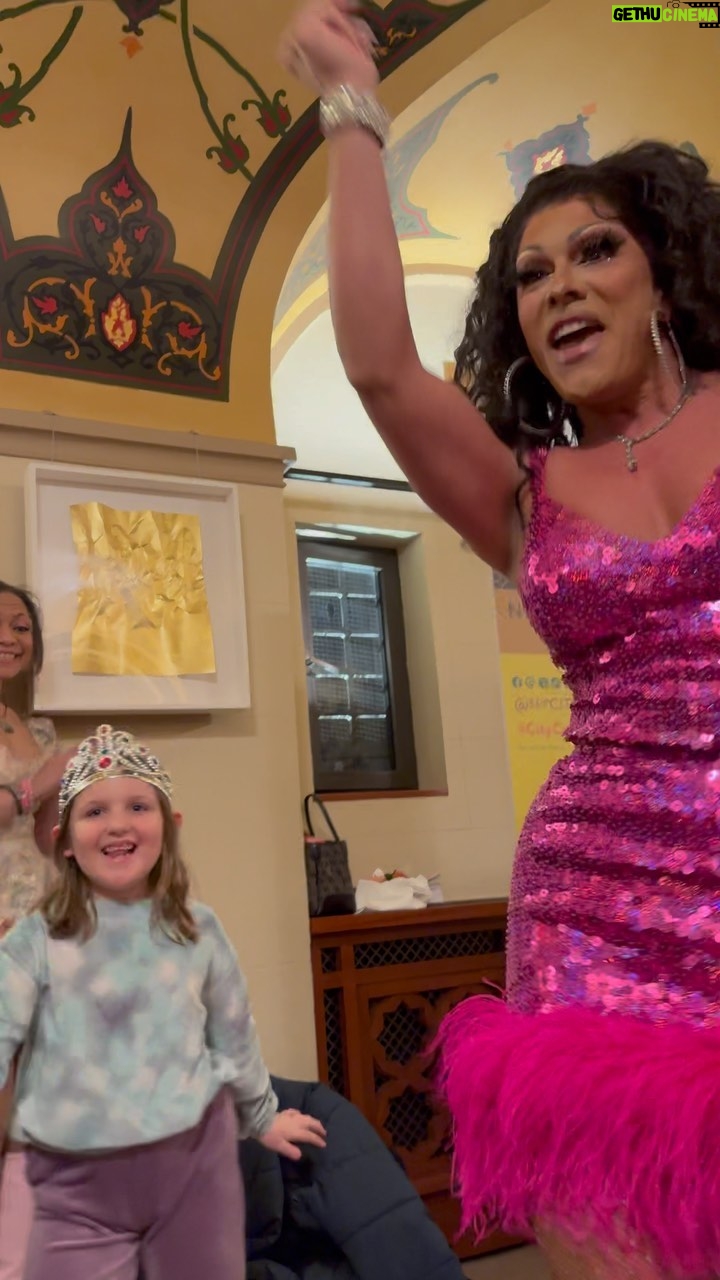 Shuga Cain - 2K Likes - @rupaulsdragrace icon @missshugacain brought down the house at our pre-show Community Night BALL! Royalty of all ages came dressed in their best garments as we celebrated ONCE UPON A MATTRESS and genuine princesses from all walks of life 💛 #CityCenterEncores