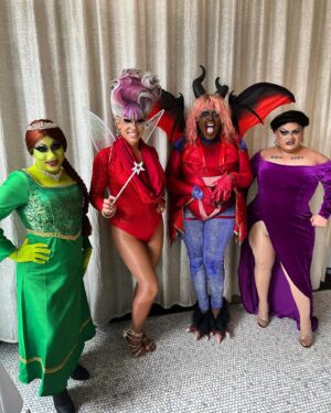 Shuga Cain Instagram - Officially my favorite brunch! #shrek These queens are DUMB! LOL @flipphoneevents @stella34macys @theesuburbia @thatqueensyn @cholaspears