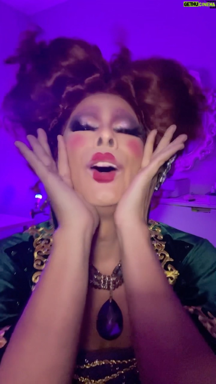 Shuga Cain - 2.1K Likes - #BOOOOOOK #hocuspocus2 #hocuspocus #halloween