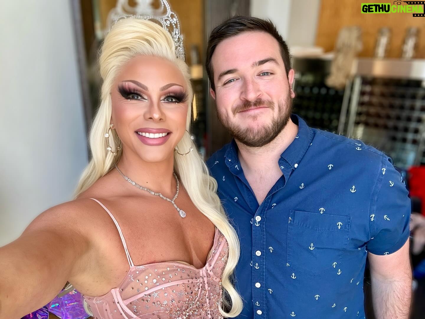 Shuga Cain - 2.2K Likes - GUH-Linda and her Prince Charming! @tbcars @arianagrande brunch @stella34macys Who’s exited for the new @wickedmovie ?!!b