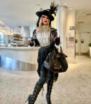 Shuga Cain Instagram - Well, Hello You! #schittscreek #dragbrunch #moirarose @gucci