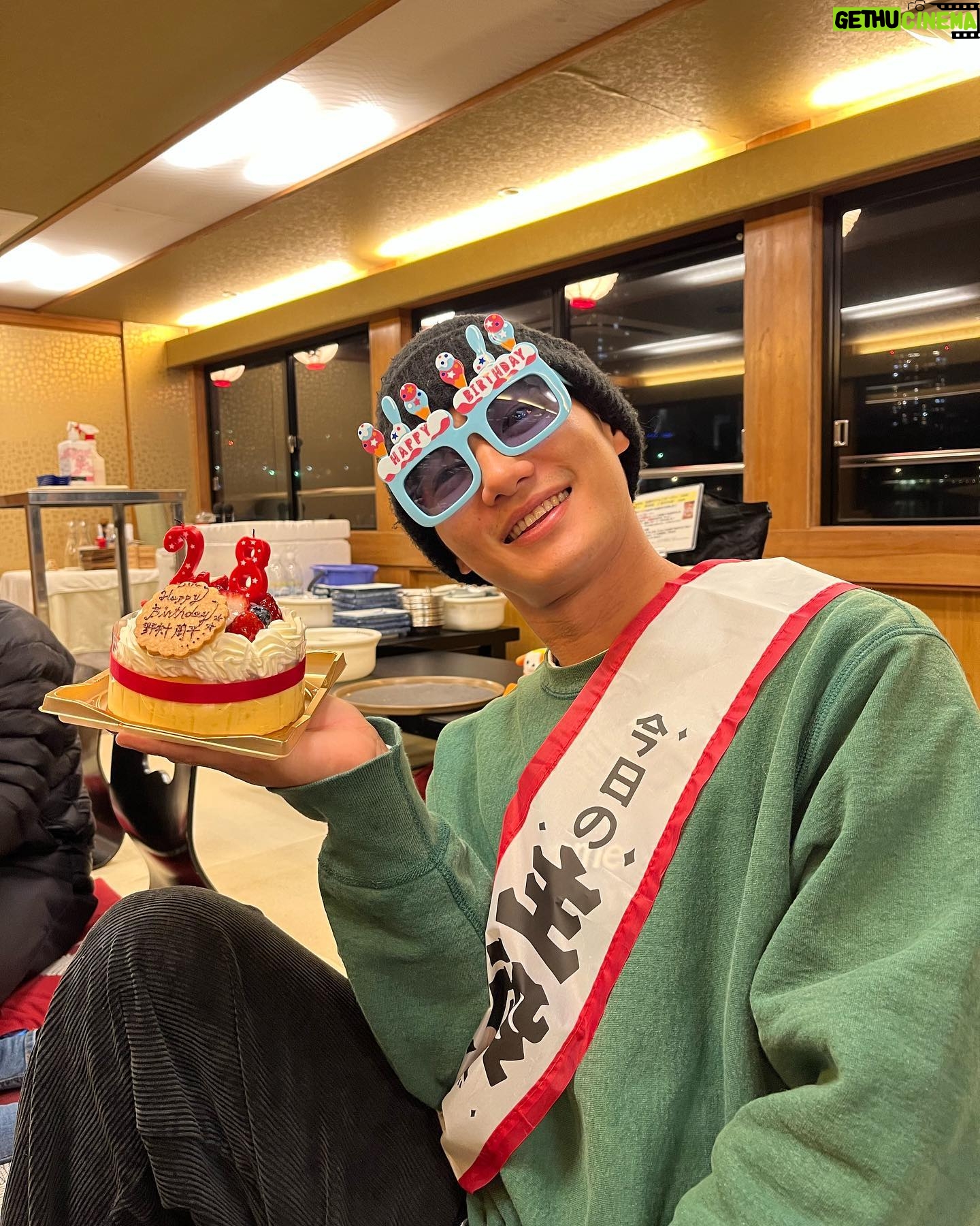 Shuhei Nomura - 110K Likes - 1114.28