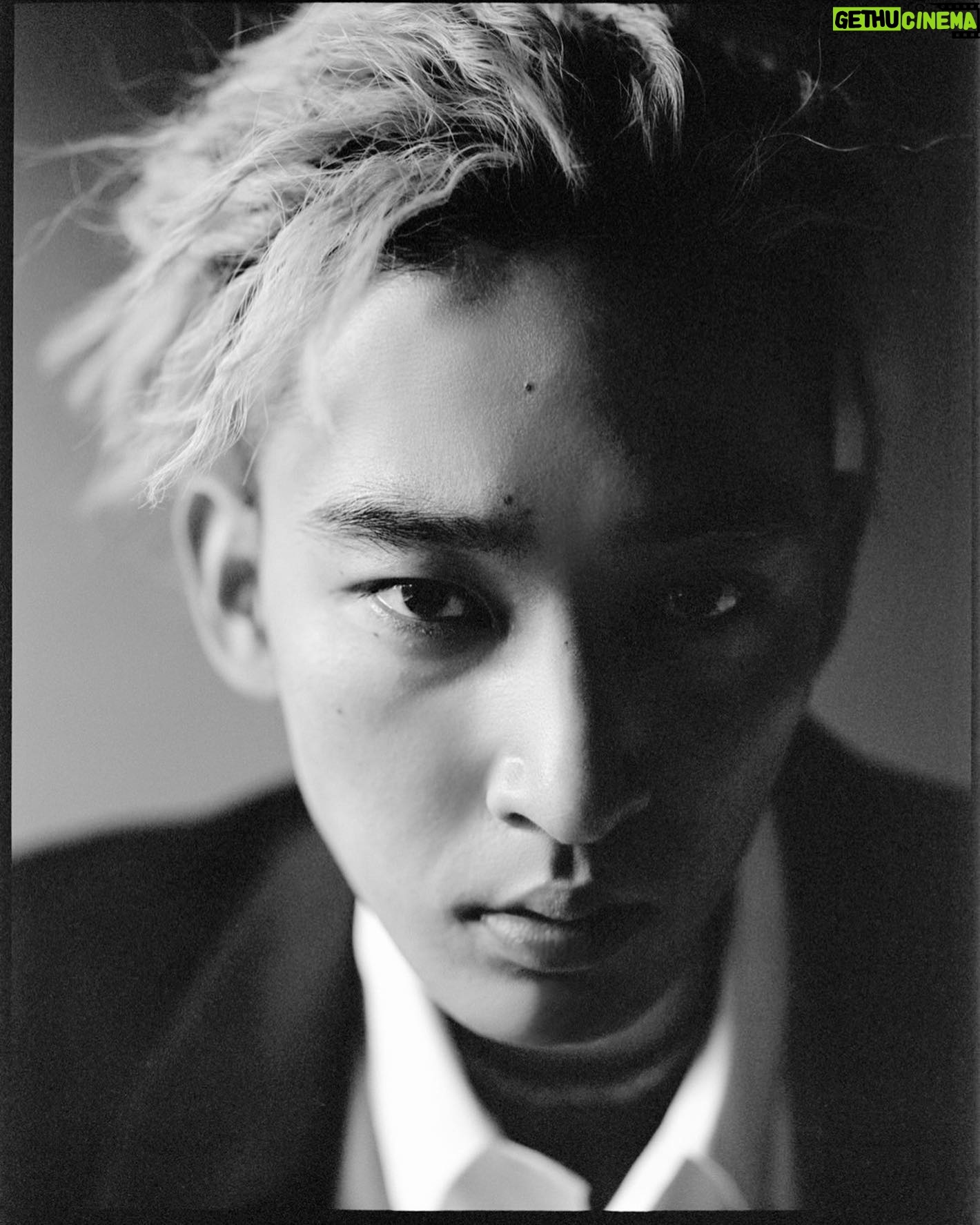 Shuhei Uesugi - 15.3K Likes - 📖 @barfout_magazine_tokyo
📸 @ryohei_hashimoto
👔 @rxixkxux
💇♂️ @kojimak