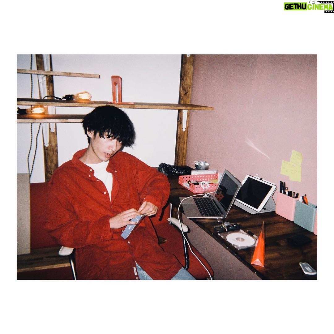 Shuhei Uesugi - 4.9K Likes - PAINTED THE WALL - PINK 🏷
BUILT THE SHELF🌲
#DIY