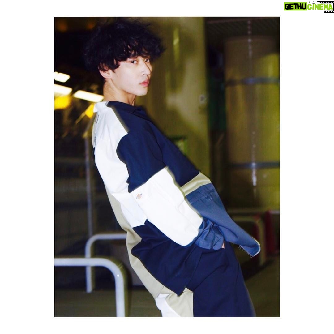 Shuhei Uesugi - 5.5K Likes - 装苑『装苑男子vol.015』
#photographer #YuichiAkagi
#stylist @masataka_hattori
#hairmake @nobukiyo727