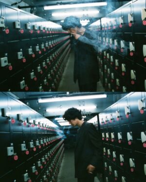 Shuhei Uesugi Instagram - #behindthescenes
NEW MV - HOLD YOU DOWN