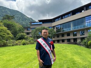 Shun Matsuo Instagram - 箱根ホテル小涌園の1日支配人をやらせていただきました。
地元箱根で小涌園はマジのド地元。
思い出もいっぱい。
そんな小涌園での1日支配人は感慨深いものがありました。
新しい小涌園とても素敵でした!
みなさん是非小涌園へ!
みなさん是非箱根へ!
箱根でお金いっぱい使ってください!
箱根親善大使