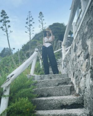 Shungudzo Instagram - I woke up and the temperature was dreamy
I loved on every sad thought in my mind
I got dressed up and felt so good to be me
I stepped outside and greeted humankind