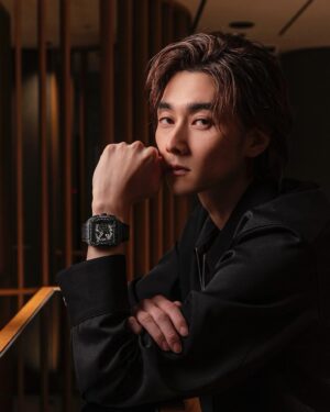 Shuntaro Yanagi Instagram - 「ウブロ表参道ブティック」にお邪魔しました！
時計好きには堪らない空間でした！
今回着用させていただいた日本限定や新作のスクエアモデルはワイルドかつ上品で、着けているだけでテンションがあがりました！

@hublot
@hublot_japan
#PR
#Hublot
#ウブロ