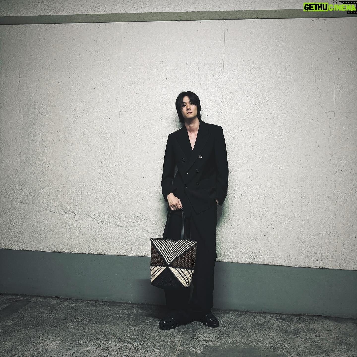 Shuntaro Yanagi - 5.4K Likes - LOEWE PAULAāS IBIZA 2024 PUZZLE TOTE
ć©ććŖć·ć¼ć³ć«ćåćććććć¦ęēØę±ŗå®
@loewe
#ććØć
#LOEWE
#LOEWEpaulas
#PR