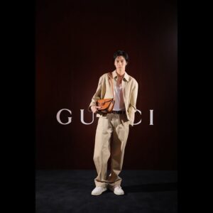 Shuntaro Yanagi Instagram - GUCCIの新クリエイティブ・ディレクターサバト・デ・サルノのデビューコレクションがついにローンチされました。
 「Gucci Ancora」「もう一度、もっと、ファッションに恋をしよう」という熱いメッセージが素敵なコレクションでした。

#PR
@Gucci
@sabatods
#GucciAncora