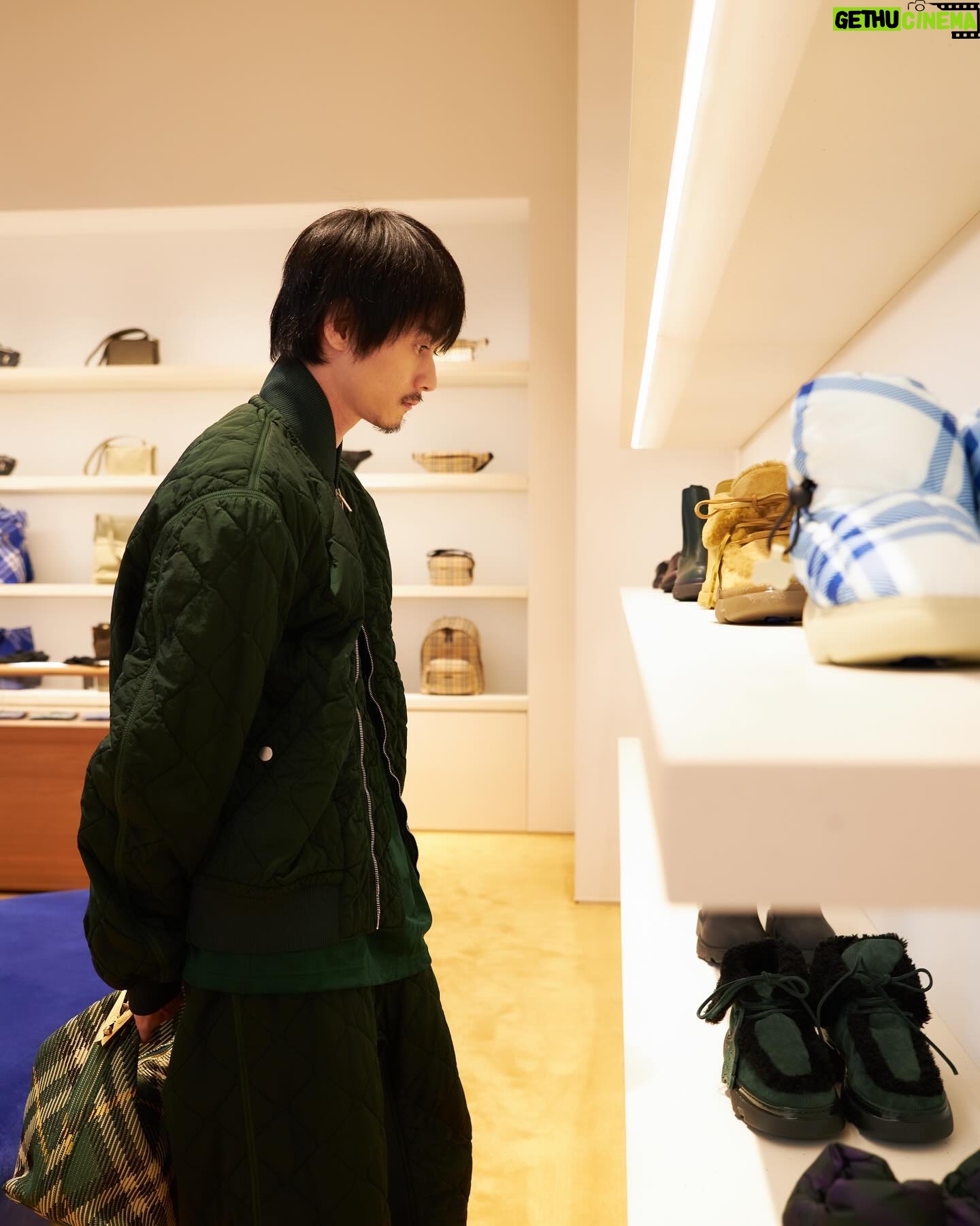Shuntaro Yanagi - 5.5K Likes - @burberryå
ę¬ęØćć«ćŗåŗć12ę1ę„(é)ć«ćŖćć„ć¼ć¢ć«ćŖć¼ćć³ćØć®ććØć§ć²ćØč¶³å
ć«ćéŖéćć¦ćć¾ććļ¼
#PR
#Burberry
#ę äæå¤Ŗé
#ę³äæå¤Ŗé
#shuntaroyanagi