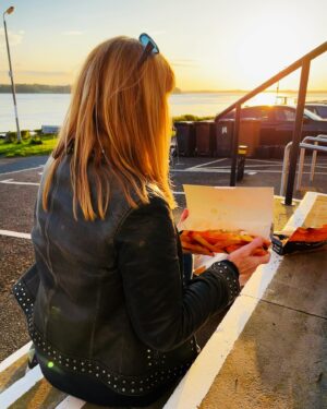 Siân Lloyd Instagram - A nice ferry trip over the Narrows to Strangford. Fish & chips in Portaferry first. Love this area 💚 #northernireland #ardspeninsula #lecalepeninsula #ferry #strangfordlough #fishandchips #sunset #travel