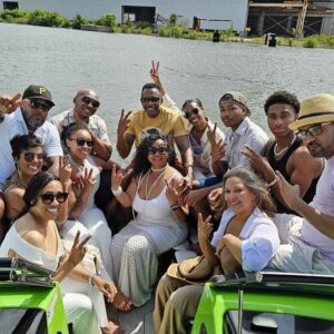 Sibil Fox Richardson Instagram - Shout out to our family who rode the waves into 27 years of marriage with us! Just like the water we have not allowed the low tides of life to keep us down. 🚤  And, we can’t thank our brother @yamboys21 enough for always ensuring a fantastic experience!  Book them for your next celebration—and tell ‘em @foxandrob sent ya!

#27thWeddingAnniversary #FoxRich #FoxandRob #FamilyisEverything #sailing #boatride