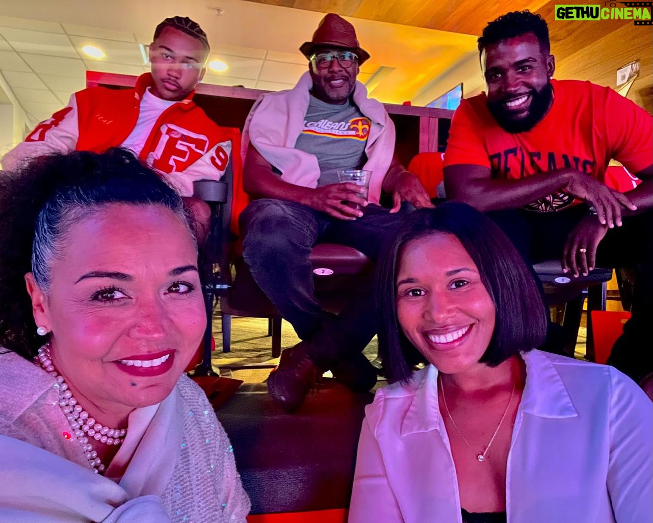 Sibil Fox Richardson - 57 Likes - We dreamed of moments like thisā¦
S/O, @rich_smiles, for treating the family to the #PelicansNBA game this weekend for our 27th wedding anniversary! Love you all always!
#FoxRich
#FoxandRob
#FamilyLove
#pelicansgameday #FamilyisEverything