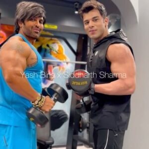 Siddharth Sharma Instagram - “Hall Of Fame” 

What an honour sharing ideas on life, fitness and spirituality  at “The Birla House”, Mumbai with the man @yashbirla. 

Drop in at @pump_gymsbybirlawellbeing, Mumbai  an initiative by Birla Well Being. 

Siddharth’s Wardrobe Courtesy: @hrxbrand 
#KeepGoing
Styled by: @anubanerjee17 

#legacy