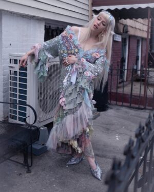 Sideara St. Claire Instagram - This @desertstarsvintage NFS legit fairy cardigan changed my life I don’t think I’ve been the same since I wore it LOOK AT IT!!!! 😔💕 Paired perfectly with this @shopsideara cap from the x @belllapietro collection (one of my top favs) and my @melissaofficial @yproject_official shoes that I pretend fit perfect, shot by the angel @alyssa_tiffany and styling with bb @josienolann 🪭❣️
