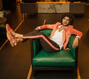 Sidhu Jonnalagadda Instagram - Took myself out on Valentine’s Day and bought myself a blockbuster, houseful boards and won a lot of hearts !!! ❤️❤️❤️

#djtillu , creating euphoria in a theatre near you !
@sitharaentertainments 
@vk

Top to toe in  @raamzofficial at @westinhyderabad 
Styled by @prashantiramesh 
Clicked by @shareefnandyala 
@anilandbhanu