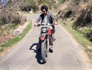 Sidhu Jonnalagadda Instagram - Go slow , doesn’t matter . Just don’t stop ! 

Clicked by @ravianthny