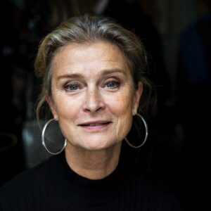 Sigge Eklund Instagram - I SOMMAR I P1 IDAG försöker jag gå till botten med min släkts största mysterium. Tack Bengt Eklund, Ingmar Bergman, Fylgia Zadig och Lena Endre. Och särskilt tack till Alex Schulman som producerat!!