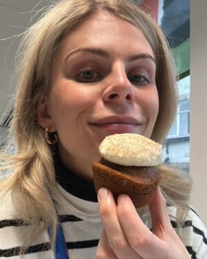 Sigurbjörg Alma Ingólfsdóttir Instagram - March photo dump 📸☺️filming, baby, up-cycling, writing a new tour, eating cupcakes, getting lots of new hairs that stick out, spring time and bump 🤰🏼♥️🥰