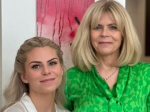 Sigurbjörg Alma Ingólfsdóttir Instagram - My gorgeous mum is 60 years young today 🥰🥰 there is no one funnier, more supportive or loving than her and I’m so lucky I get to be your daughter in this life. Also thank you for the amazing genes 🧬 it’s very reassuring to know how I’ll look when I’m 60 😉 elska þig mamma mín, til hamingju með daginn ♥️✨