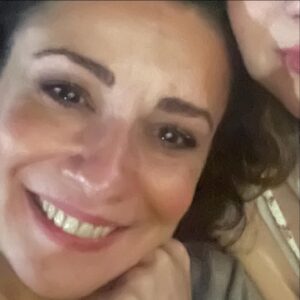 Silvia Jato Instagram - Noche de cine si no me quedo dormida… 🤣🤣semana dura de Work y la que viene más !!! #cine #nofiltros #comolavidamisma