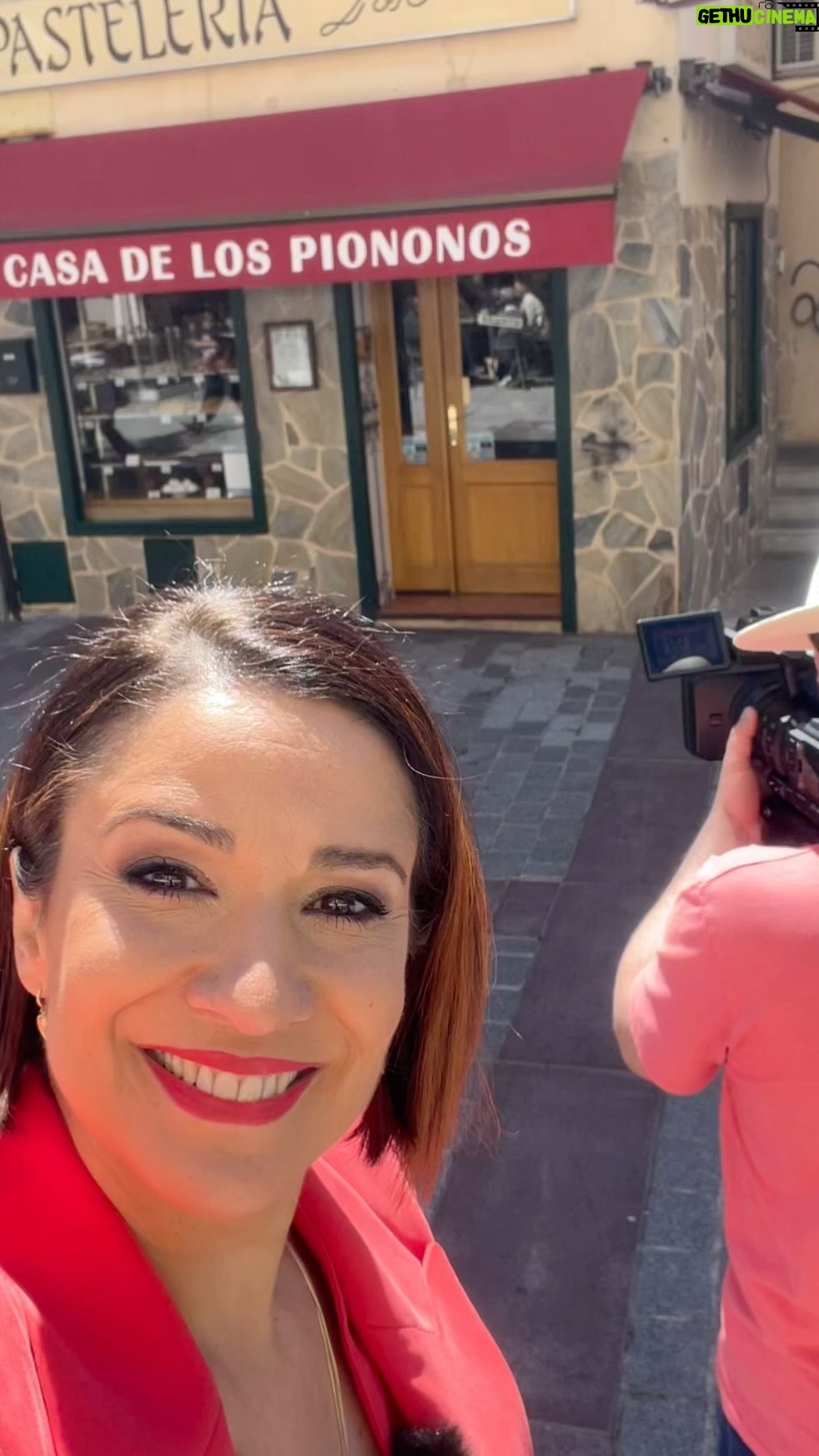 Silvia Jato - 259 Likes - Día fantástico de grabaciones con un equipazo!!! @ezarofilms para @telemadrid . El día era soleado y la luz te cegaba pero merecía la pena todo lo que vivimos. A por más !!!! Gracias por ese maquillaje @jose.merina 💄 que me enamora y por lucir mi pelo que siempre cuida @vizcainoestilistas #tv #programas #proximamente #emoción
